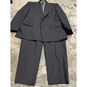 Vintage Men's  Size 42 Short Dark Gray Pin Striped Executive Collection Suit USA